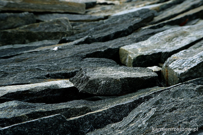 kamień naturalny czarny